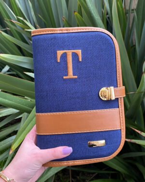 Porta Caderneta – Linho Azul Marinho + Caramelo